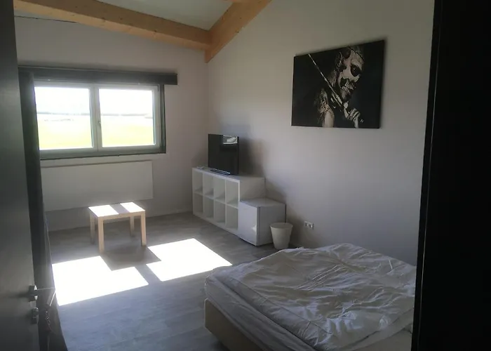 5 Points For Rent Apartamento Niederrieden